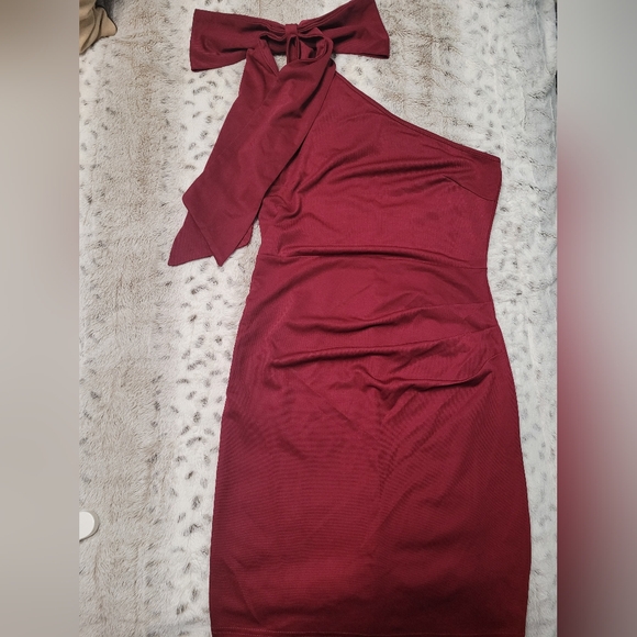 NWOT Knotted Sexy, Sleevless V Neck Dress. Burgundy Size Small. - Picture 13 of 15
